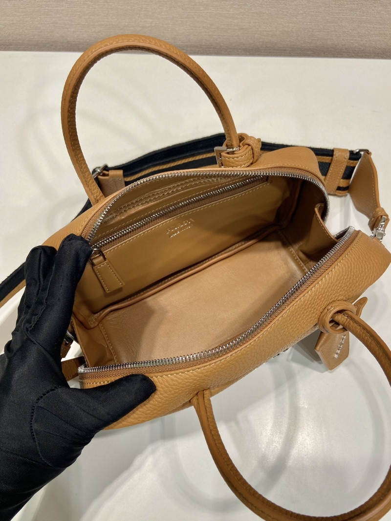 Pra*a top handle bags